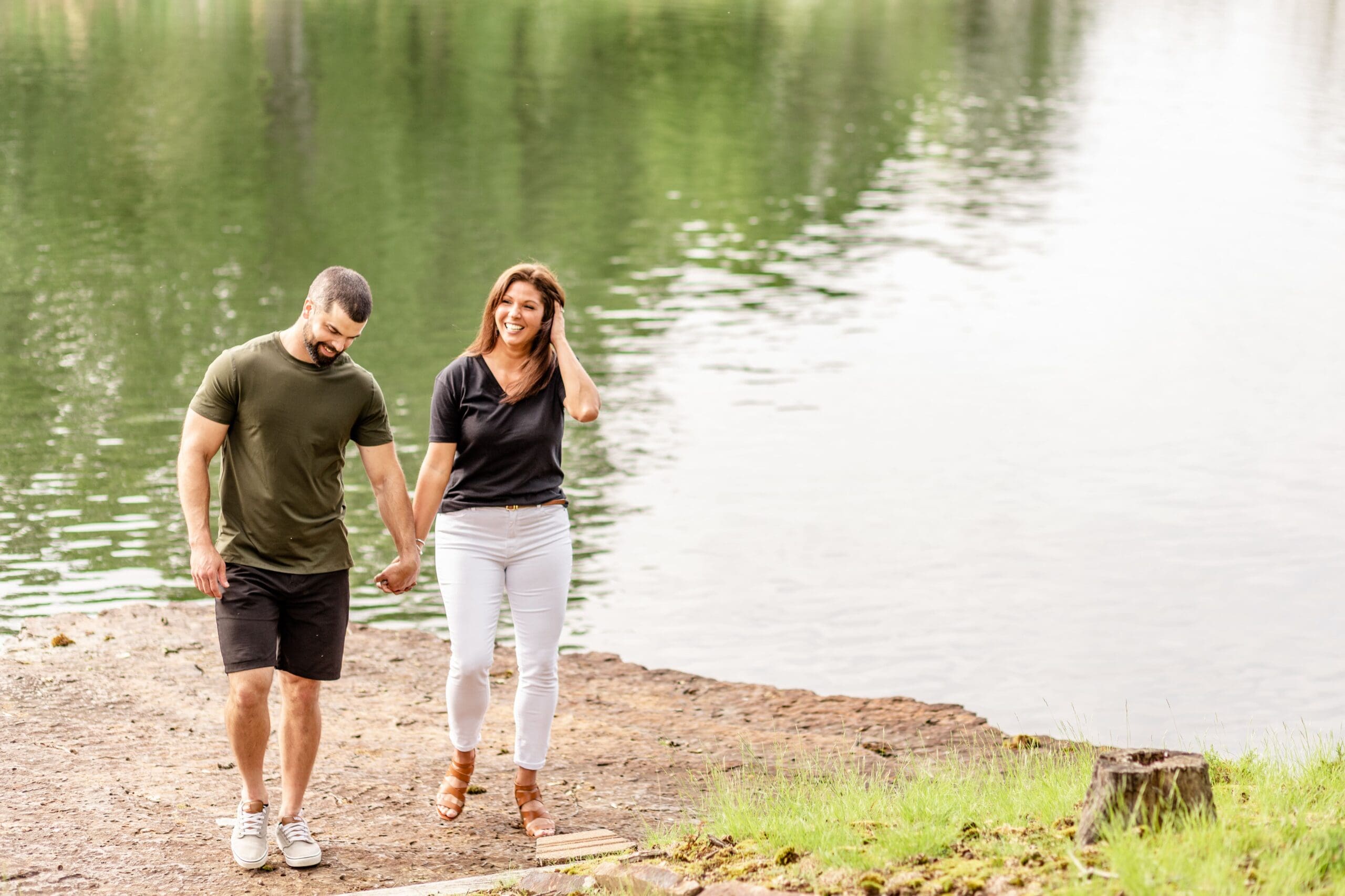 zach mcdearmon, meredith ashe, lake of egypt, M boutique, marion, marion illinois, engagement session, engaged couple, summer